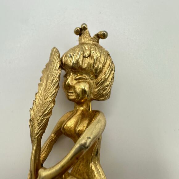 Hobé Hobe vintage gold tone kneeling woman with leaf figural brooch pin - Picture 3 of 6